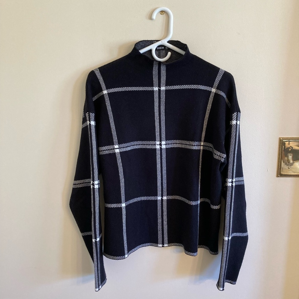 SHEIN Sweater - Picture 5 of 6